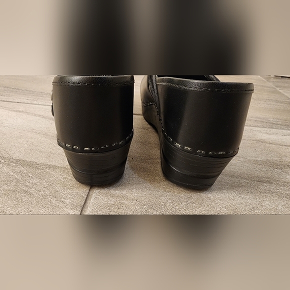 Sanita Professional Leather Clog - Picture 4 of 4